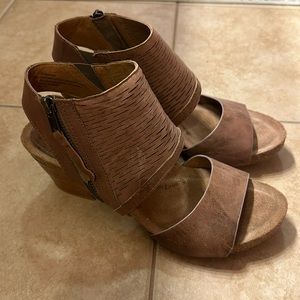 Tan open toe leather sandals with heel. Size 9.